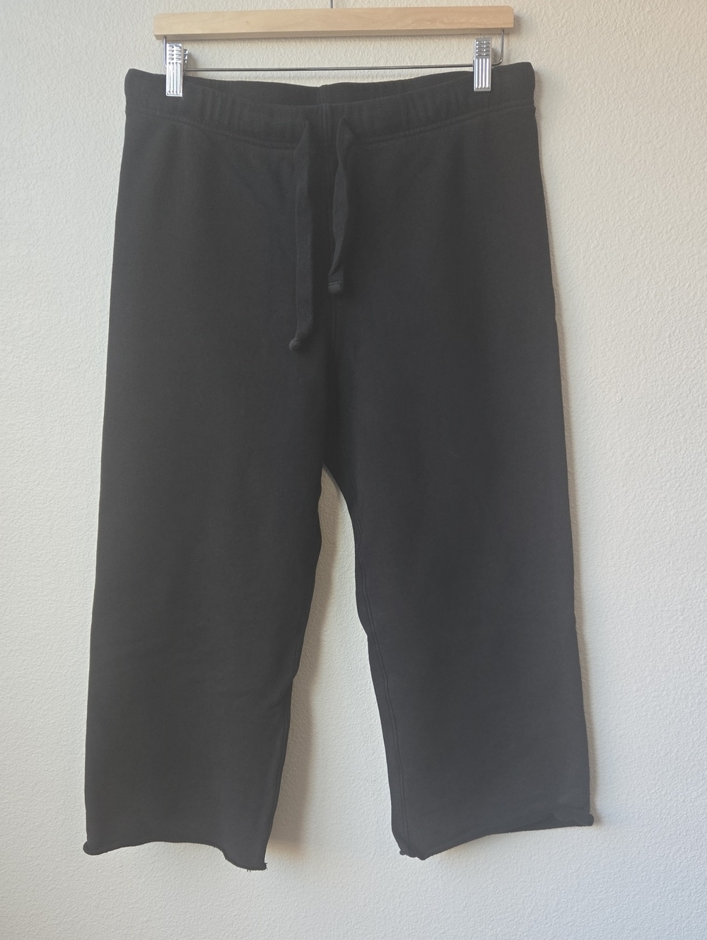 Frank & Eileen Black Cotton Tee Label